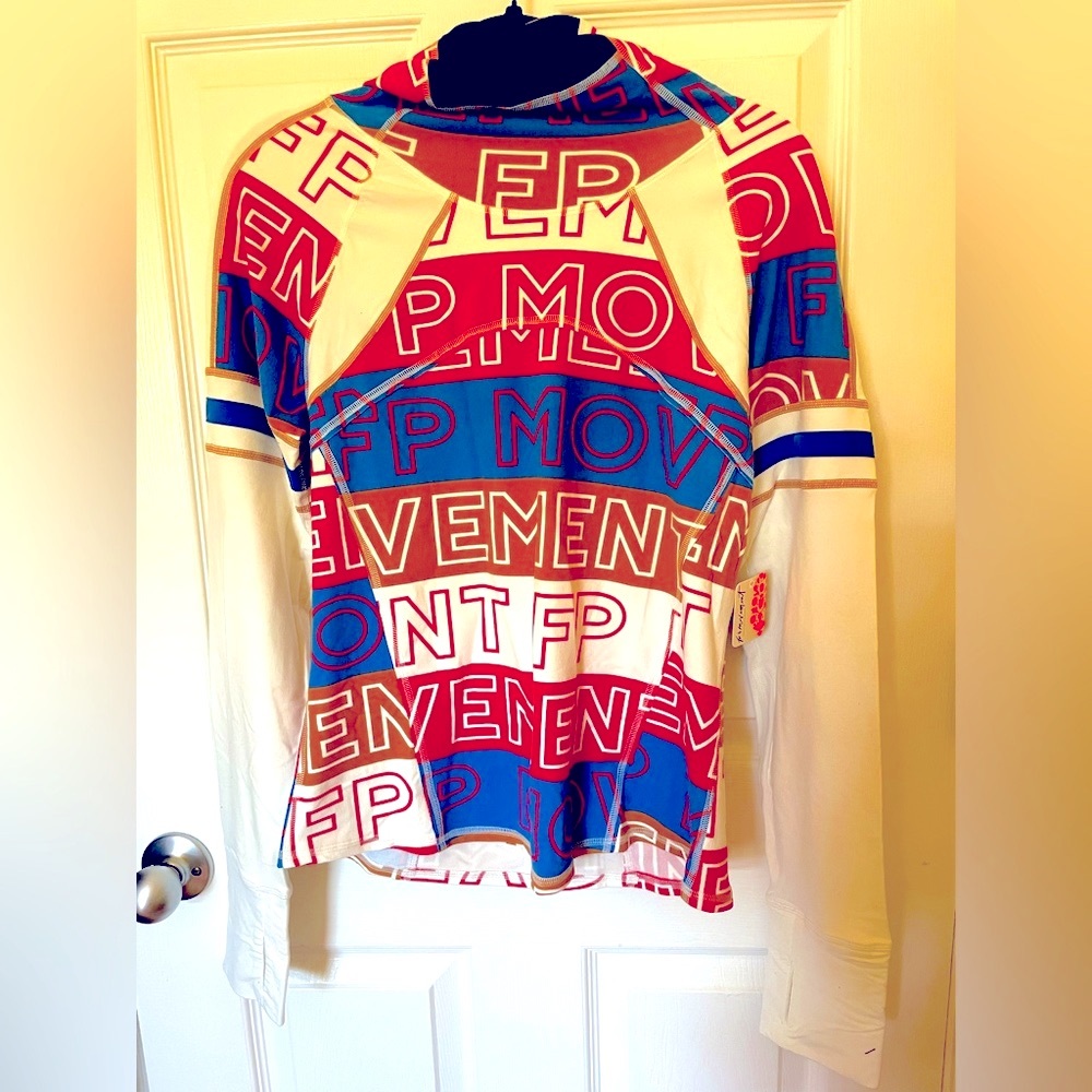 Free People Dawn to Dusk Printed Hoodie // NWT // FP Movement // Logo - Picture 6 of 11